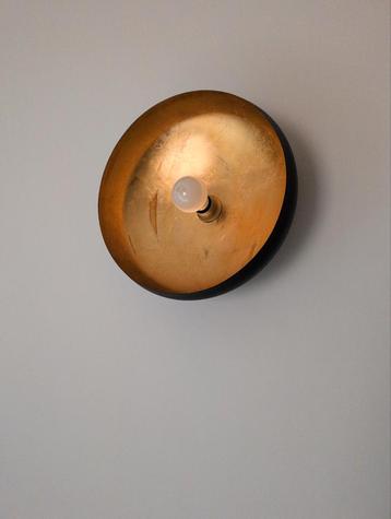 Zwarte Muur/Plafondlamp met Gouden Binnenkant beschikbaar voor biedingen