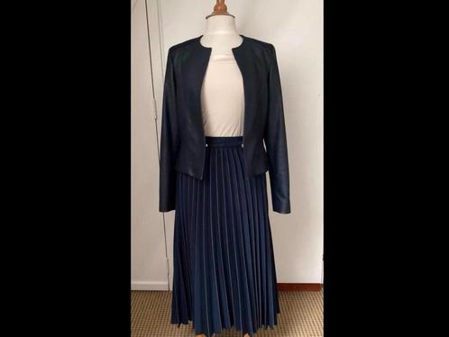 NIEUWE DONKERBLAUWE PLISSE ROK VAN MARIE MERO MAAT 40, Kleding | Dames, Rokken, Zo goed als nieuw, Maat 38/40 (M), Blauw, Onder de knie