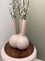 Bombyxx toetervaas (beige), Overige kleuren, Aardewerk of Porselein, Ophalen of Verzenden, Zo goed als nieuw