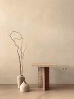 Travertine marmeren bijzettafel, Huis en Inrichting, Tafels | Bijzettafels, Overige materialen, Minder dan 55 cm, Vierkant, Nieuw