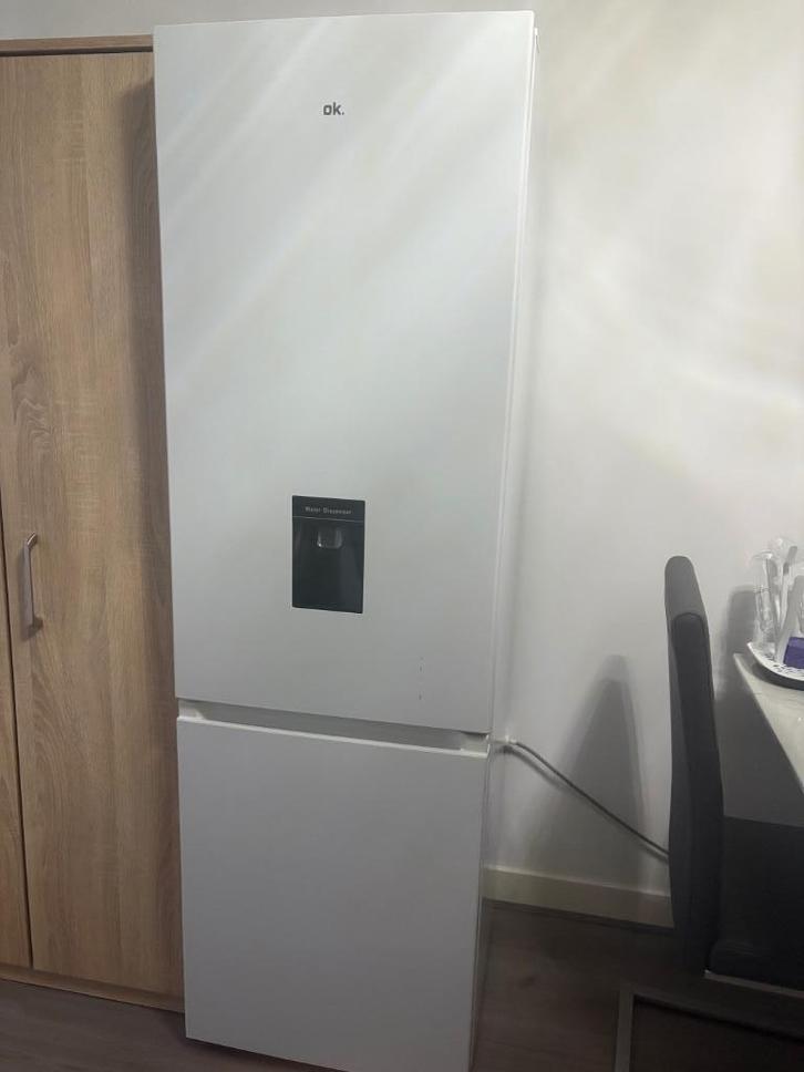 Te koop: OK koelkast – Model: OFK516F – Den Haag, Witgoed en Apparatuur, Koelkasten en IJskasten, Zo goed als nieuw, Met vriesvak