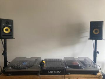 Complete vinyl DJ set (Technics SL1200 MK2, Xone 92) beschikbaar voor biedingen