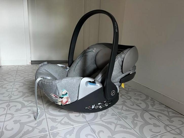Cybex Cloud Z i-Size + Isofix Base Z Limited Edition, Kinderen en Baby's, Autostoeltjes, Gebruikt, Overige merken, 0 t/m 13 kg