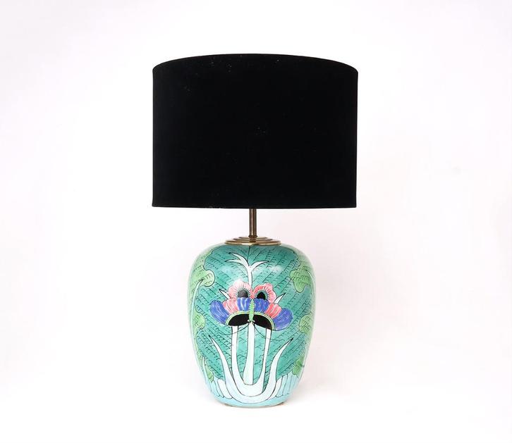 Vintage Chinese Famille vert tafellamp met vlinder, Huis en Inrichting, Lampen | Tafellampen, Zo goed als nieuw, Minder dan 50 cm