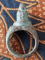 Mooie antieke Oosterse ring met Boeddha van brons 4,3 cm., Antiek en Kunst, Ophalen of Verzenden
