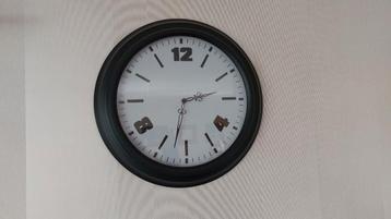 Mooie Wandklok - Semi Klassiek - 60cm beschikbaar voor biedingen