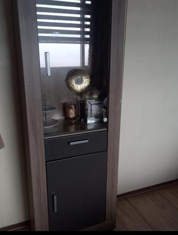 Vitrine kast nieuw staat  beschikbaar voor biedingen
