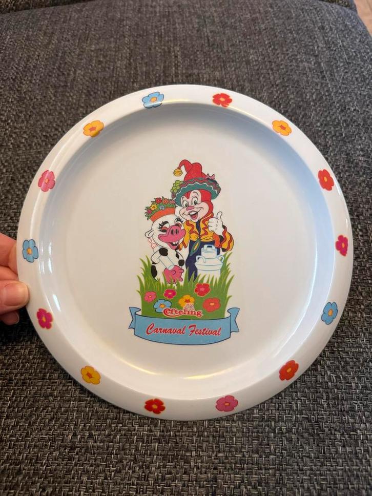 Efteling Carnaval Festival Melamine Bord Miracle Pardoes, Verzamelen, Efteling, Zo goed als nieuw, Gebruiksvoorwerp, Ophalen of Verzenden