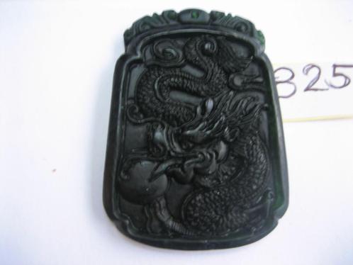 Amulet hanger van chinese jade.825 # chinese Draak,, Sieraden, Tassen en Uiterlijk, Kettinghangers, Zo goed als nieuw, Steen of Mineraal