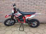 Crossmotor 50cc 2 takt bloedsnel! Nieuw!, Fietsen en Brommers, Minibikes, Midibikes en Pitbikes, Ophalen of Verzenden, Zo goed als nieuw