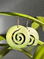 Houten Oorbellen met Spiraal Design, Overige materialen, Hangers, Bruin, Nieuw