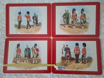 Clover Leaf Table Mats Scottish Soldiers beschikbaar voor biedingen