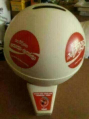 Coca Cola Poule bal/ pot /display beschikbaar voor biedingen