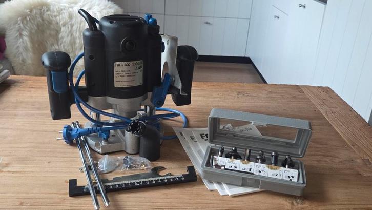 Ferm bovenfrees 1200 watt, Doe-het-zelf en Verbouw, Gereedschap | Freesmachines, Zo goed als nieuw, Elektrisch, Bovenfrees, Ophalen