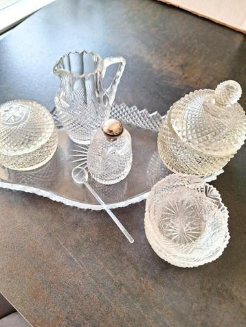 Antieke waaierkristal crueset menage set.  beschikbaar voor biedingen