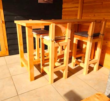 Unieke en stoere bartafel douglas hout iedere gewenste maa beschikbaar voor biedingen