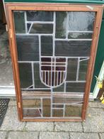 Glas-in-lood raam met houten frame. Ongeveer 63 bij 102 cm, Ophalen of Verzenden, Gebruikt, Minder dan 80 cm, Gevelraam of Ruit