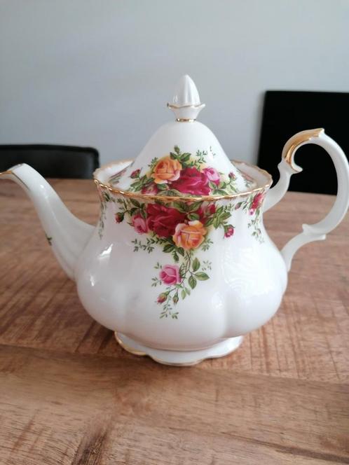 Royal albert old country roses theepot groot, Antiek en Kunst, Antiek | Servies los, Ophalen of Verzenden