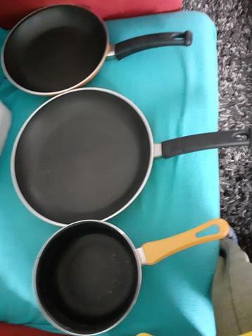 Koekenpannen voor gasfornuis beschikbaar voor biedingen