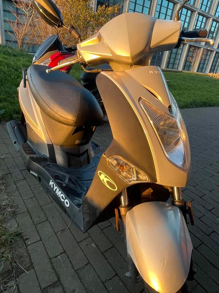 Kymco Agility 50 scooter, Fietsen en Brommers, Scooters | Kymco, Zo goed als nieuw, Agility, Benzine, Ophalen