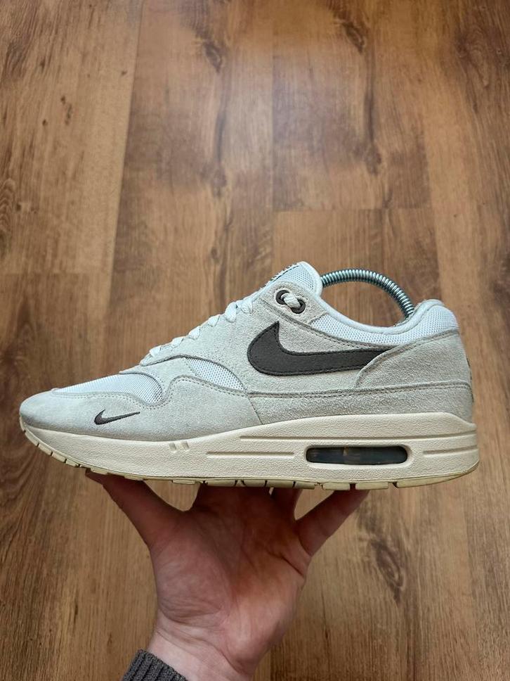 Nike Air Max 1 Sail Ironstone / 44,5, Kleding | Heren, Schoenen, Zo goed als nieuw, Sneakers of Gympen, Overige kleuren, Ophalen of Verzenden