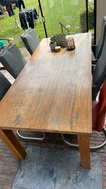Tafel teak 220 cm lang 98 cm breed 79 cm hoog beschikbaar voor biedingen