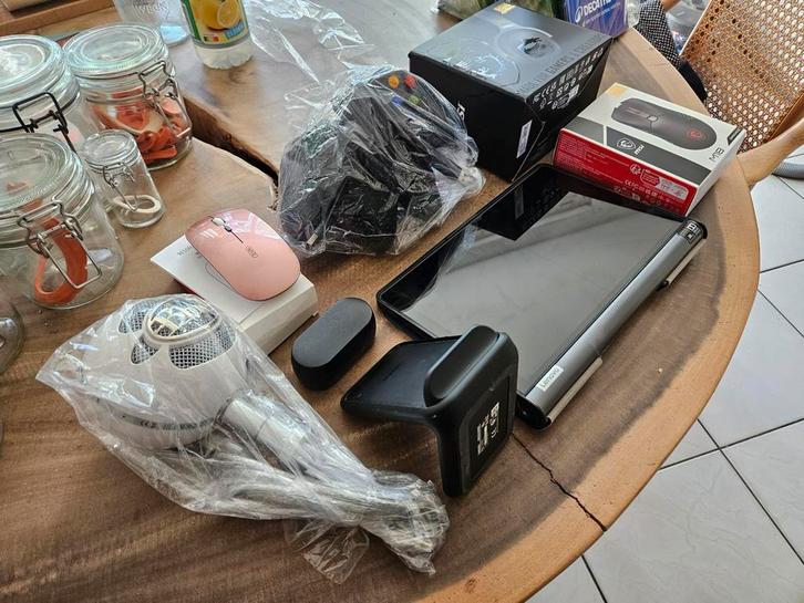 Tablet MSI gaming muis oortjes koptelefoon microfoon xbox360, Computers en Software, Overige Computers en Software, Zo goed als nieuw