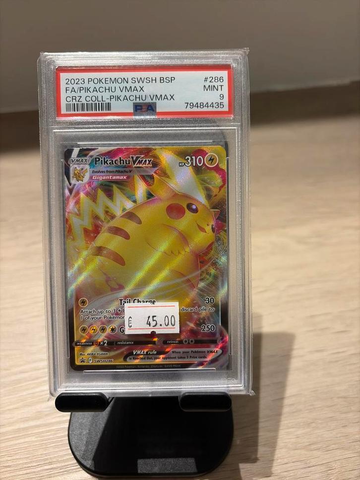 Pikachu VMAX #286 PSA 9 - Zeldzaam!, Hobby en Vrije tijd, Verzamelkaartspellen | Pokémon, Zo goed als nieuw, Losse kaart, Foil
