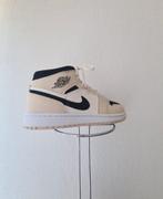 Air Jordan 1 Mid Barely Orange - Maat 41, Kleding | Dames, Schoenen, Nieuw, Ophalen of Verzenden, Sneakers of Gympen, Air Jordan
