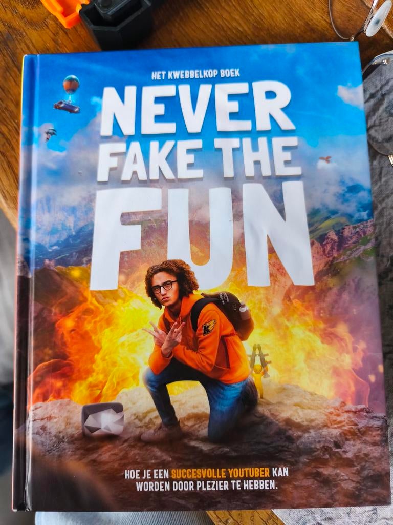 Never Fake the Fun - Het Kwabbelkop Boek, Boeken, Overige Boeken, Gelezen, Ophalen of Verzenden
