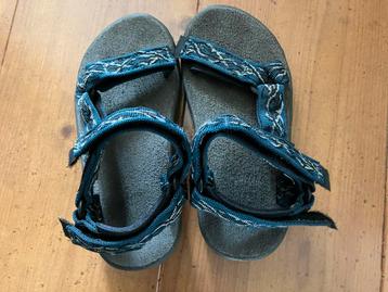 Teva sandalen maat 32 / maat 33 beschikbaar voor biedingen