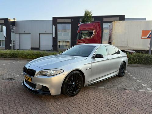 BMW 5-Serie 3.0 I 523 AUT 2010 Grijs M Pakket, Auto's, BMW, Particulier, 5-Serie, Benzine, B, Sedan, Automaat, Origineel Nederlands