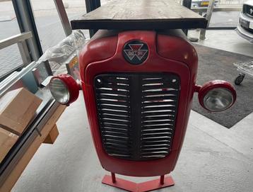 Massey Ferguson tracktor Boeren tafel voor je Mancave! beschikbaar voor biedingen