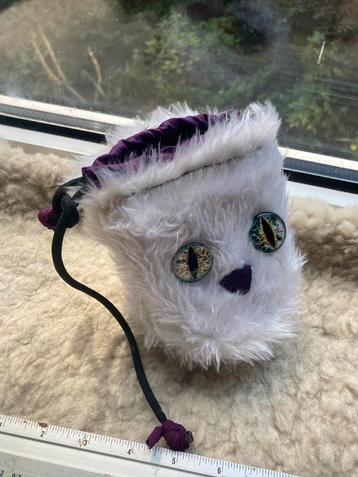 Paars wit dnd dice bag dobbelstenen zak wit fluffy kat beschikbaar voor biedingen