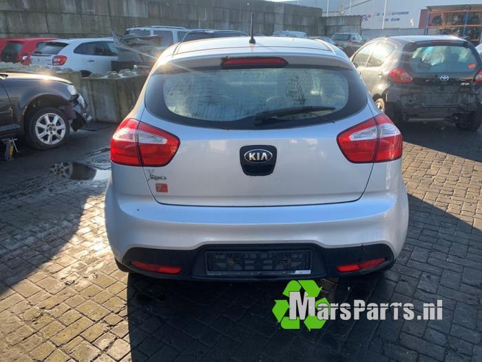 Snijdeel achter van een Kia Rio (3D), Auto-onderdelen, Carrosserie en Plaatwerk, Kia, Gebruikt, 3 maanden garantie, Ophalen of Verzenden