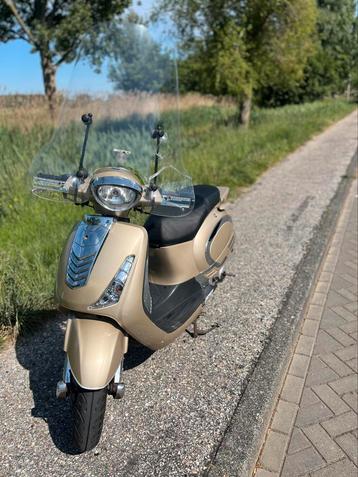Razzo scooter beschikbaar voor biedingen