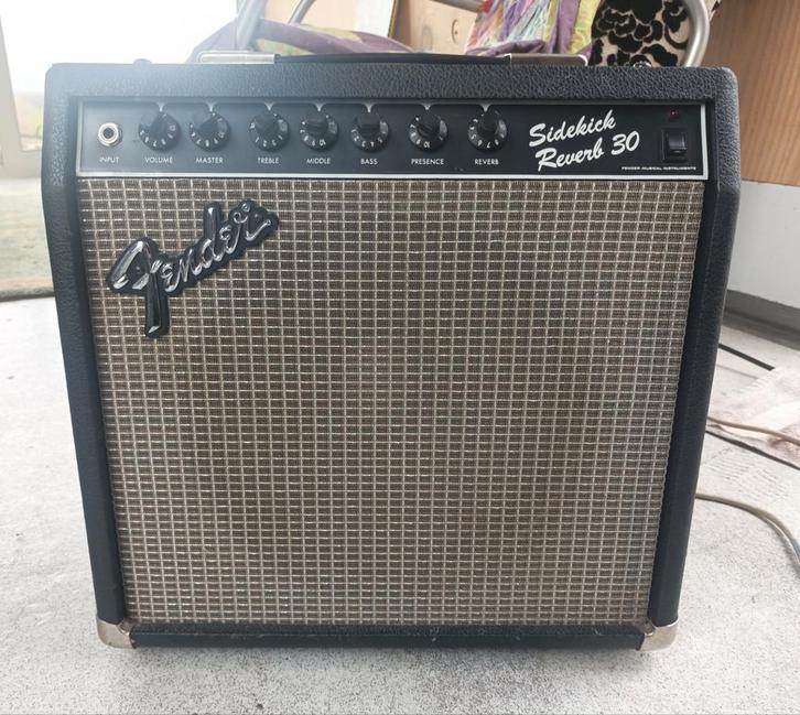 Fender Sidekick reverb 30 combo made in Japan begin jaren 80, Muziek en Instrumenten, Versterkers | Bas en Gitaar, Gebruikt, Minder dan 50 watt