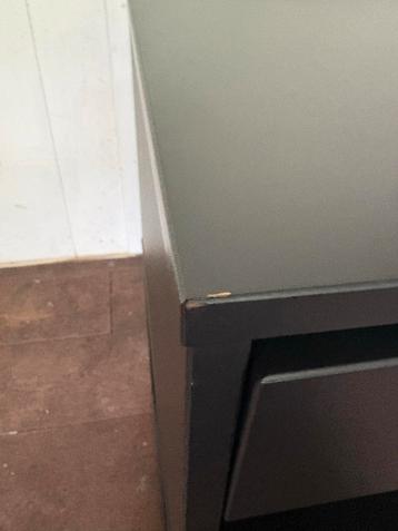 IKEA Vikhammer Nachtkastje beschikbaar voor biedingen