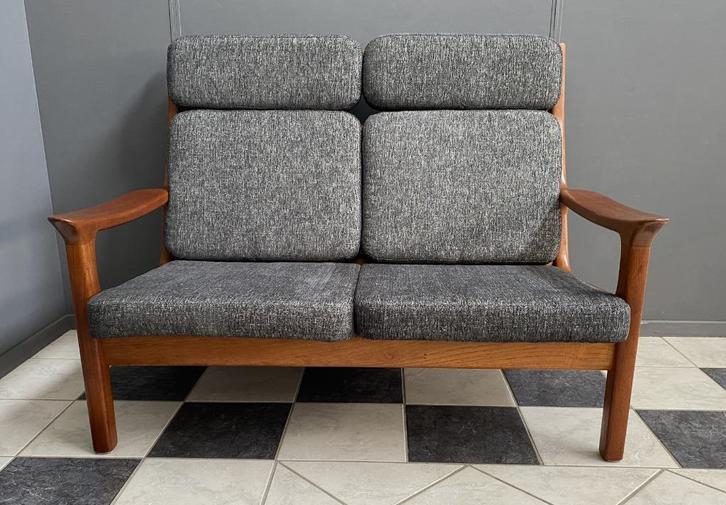 70 jaren Juul Kristensen teak hout 2 zit bankje grijze SOFA, Huis en Inrichting, Banken | Sofa's en Chaises Longues, Gebruikt