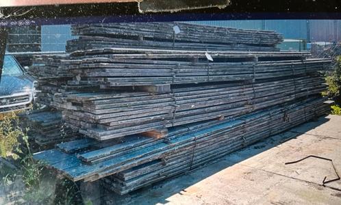 Partij bankirai vlonder planken aangeboden., Tuin en Terras, Palen, Balken en Planken, Gebruikt, Planken, Ophalen of Verzenden
