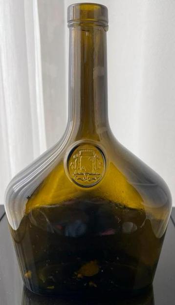 Larressingle Armagnac Condom France oude fles 70 cl vintage beschikbaar voor biedingen