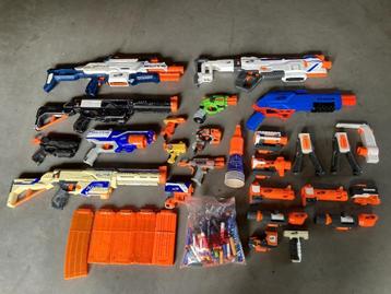 Grote nerf collectie met zeldzame modellen + accessoires beschikbaar voor biedingen