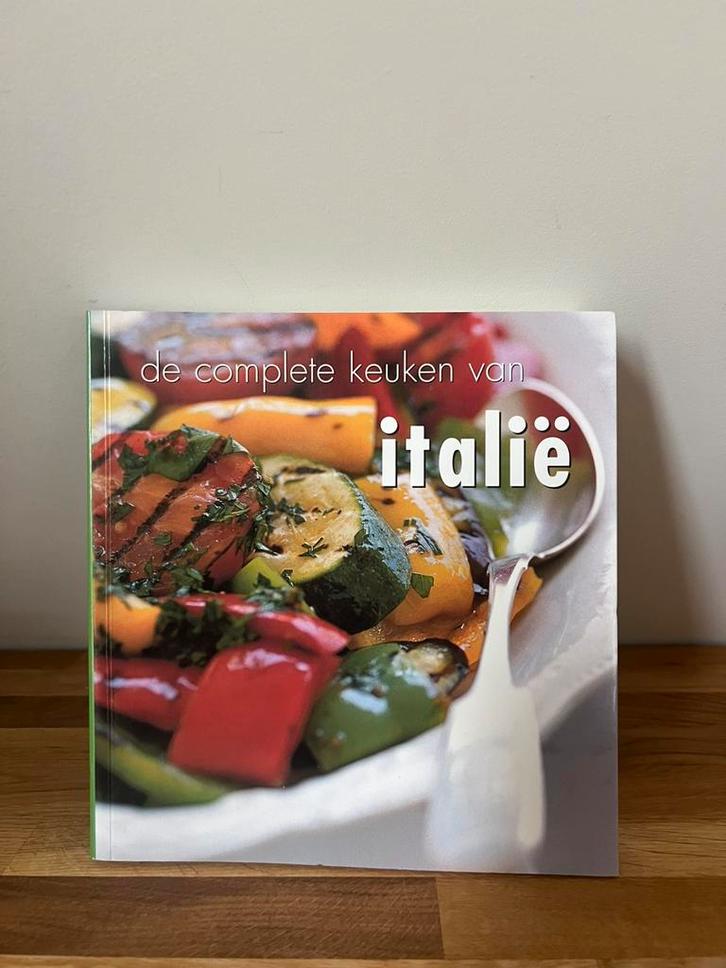 De complete keuken van Italie, Boeken, Kookboeken, Zo goed als nieuw, Voorgerechten en Soepen, Hoofdgerechten, Taart, Gebak en Desserts