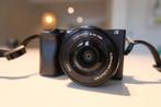 Sony a6300 + 2 lenzen + extra accu (slechts 3.808 clicks), Audio, Tv en Foto, Fotocamera's Digitaal, Ophalen of Verzenden, Zo goed als nieuw