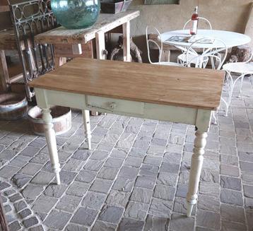 oude keukentafel   oudecafetafel    kleine oude eettafel beschikbaar voor biedingen