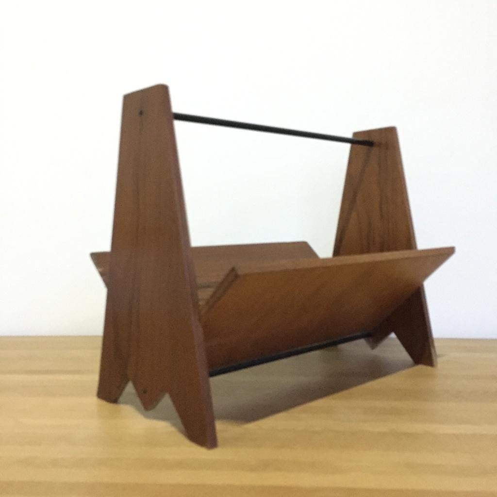 Teak plywood krantenrek vintage design jaren 50 60, Huis en Inrichting, Woonaccessoires | Krantenbakken en Lectuurbakken, Gebruikt