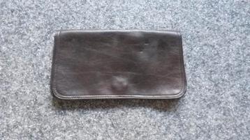 vintage envelop tasje bruin beschikbaar voor biedingen