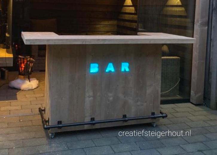 Buitenbar met zwarte buis letters wielen steigerhout mancave, Huis en Inrichting, Overige Huis en Inrichting, Nieuw, Ophalen of Verzenden