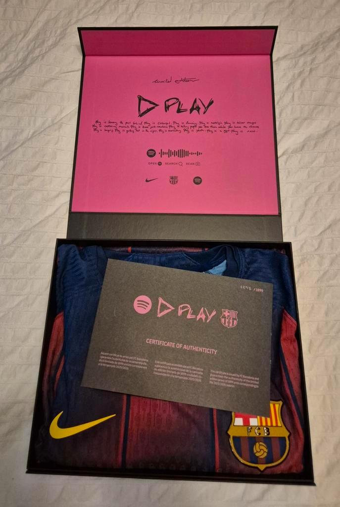 Ed Sheeran Limited Edition 1293/1899 FC Barcelona shirt, Sport en Fitness, Voetbal, Nieuw, Shirt, Maat M, Ophalen of Verzenden