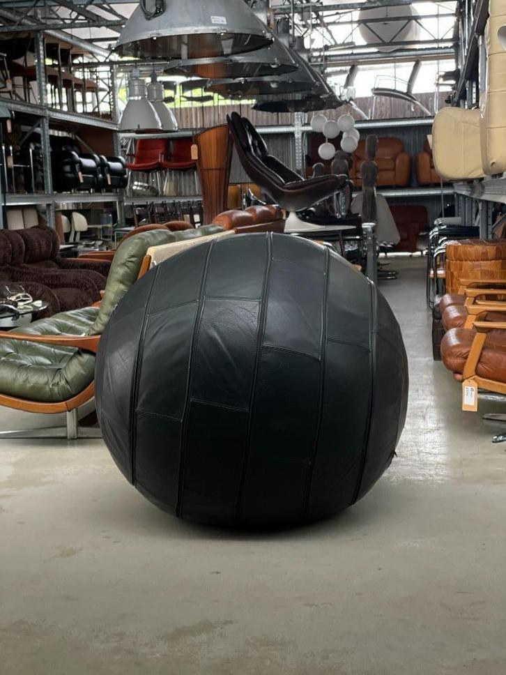 Vintage unieke leolux zitzak bal zit stoel zwart leer design, Huis en Inrichting, Stoelen, Gebruikt, Eén, Leer, Zwart, Ophalen